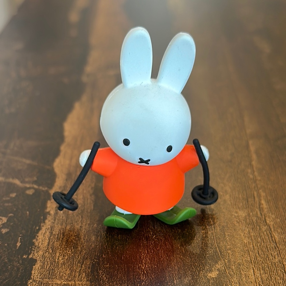 skiing miffy blind box collectible